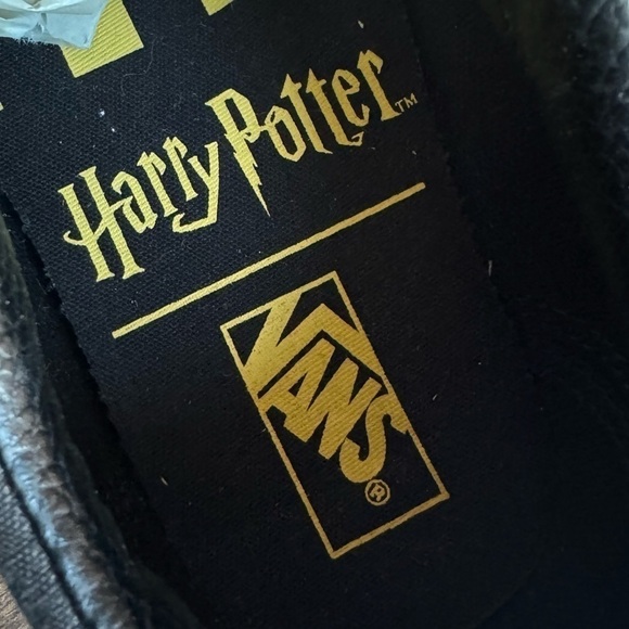 Vans Old Skool Harry‎ Potter Goldensnitch Limited Edition Sneakers Size 8 Women - Picture 9 of 10